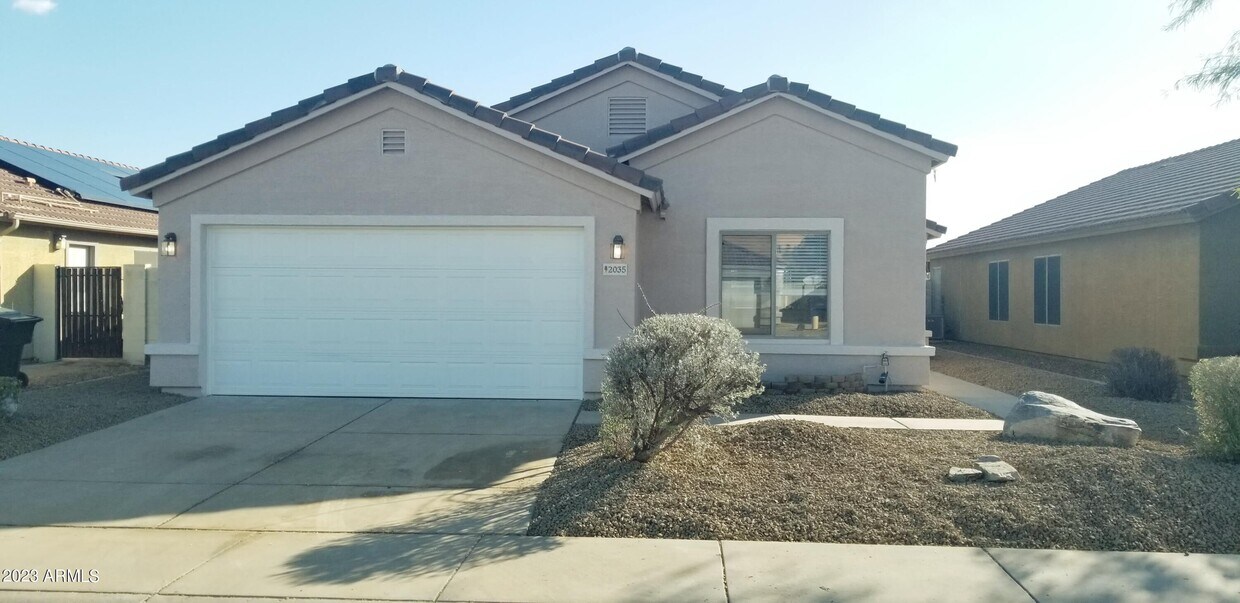 Primary Photo - 2035 E Aire Libre Ave