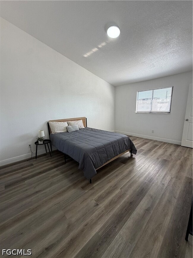 Building Photo - 2811 SE 15th Pl