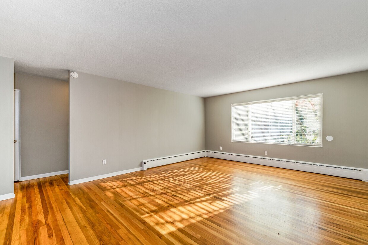 Foto principal - 295 3rd St