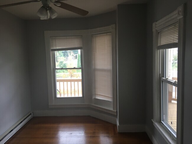 Foto del edificio - 55 Fairview Ave