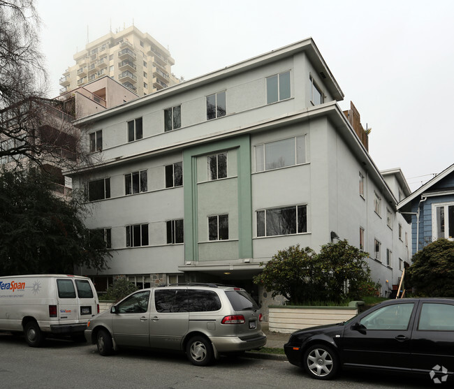 Photo du bâtiment - Harwood Apartments