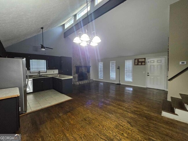 Building Photo - 5831 Oak Ct