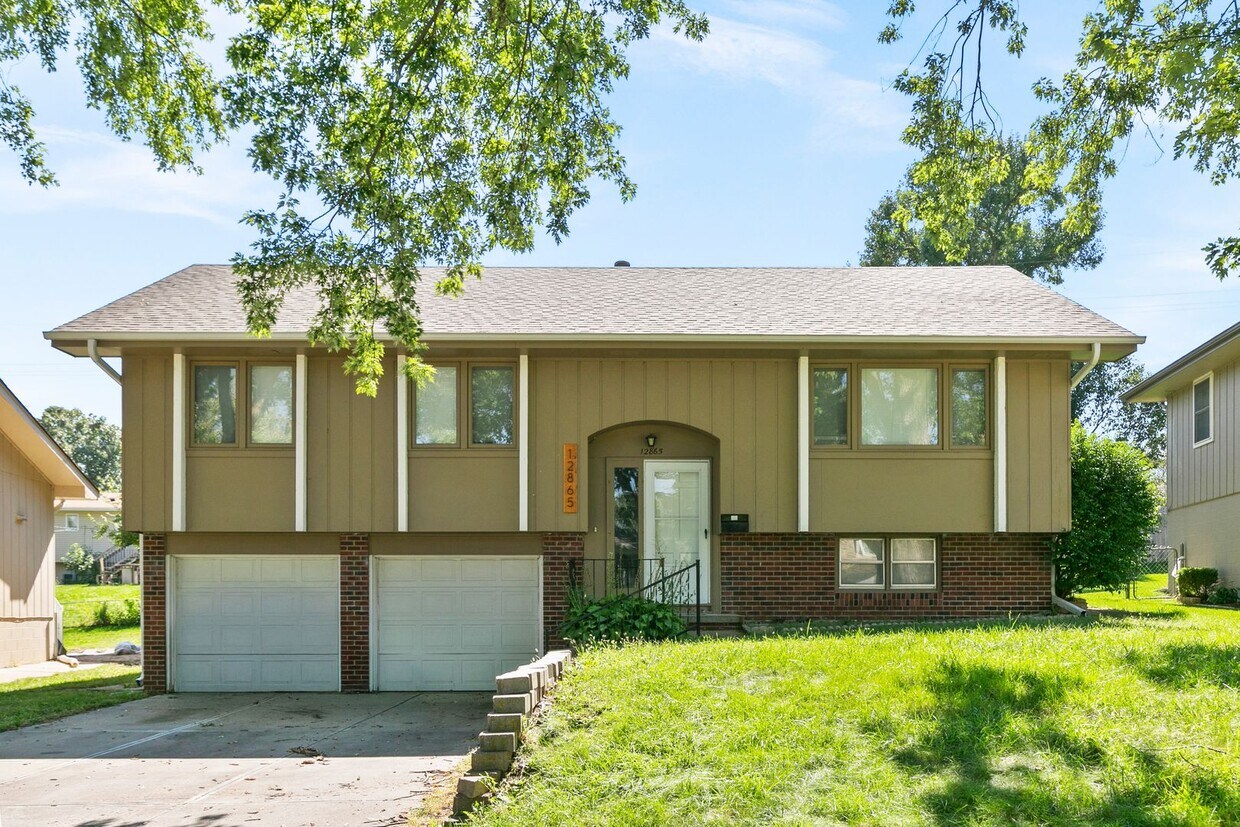 Primary Photo - Stylish 3-Bed, 2-Bath Renovated Home with ...