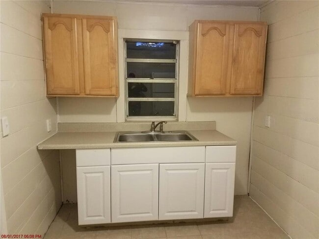 Foto del edificio - 611 N Lakewood Ave