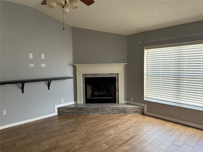 Building Photo - 14 Sunrise Dr