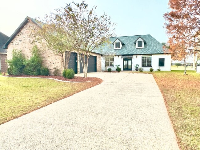 Building Photo - Luxury 4BR/3BA Home on Golf Course in Pelican Point – Resort-Style Living!