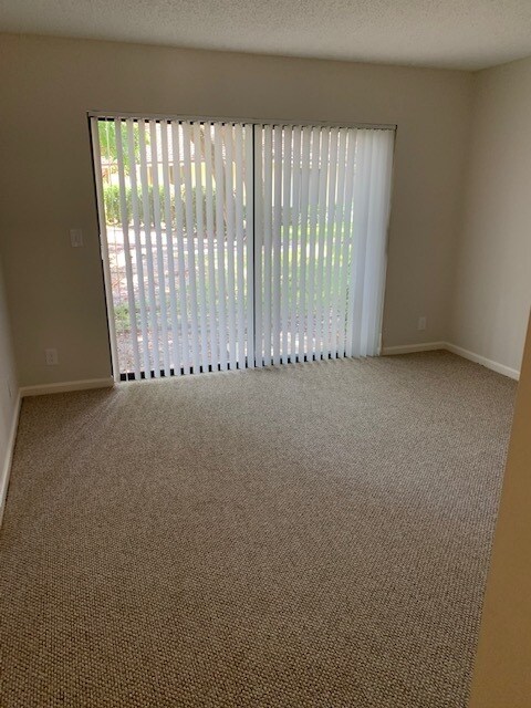 Building Photo - Boaters Paradise in Twelve Oaks! 2/2 Very ...