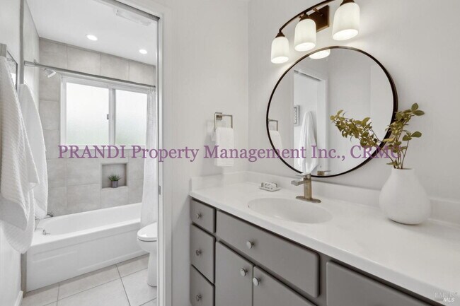 Foto del edificio - Quintessential Mill Valley Lifestyle in th...