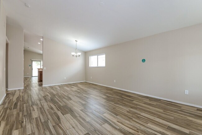 Building Photo - 8966 S Beechnut Ln