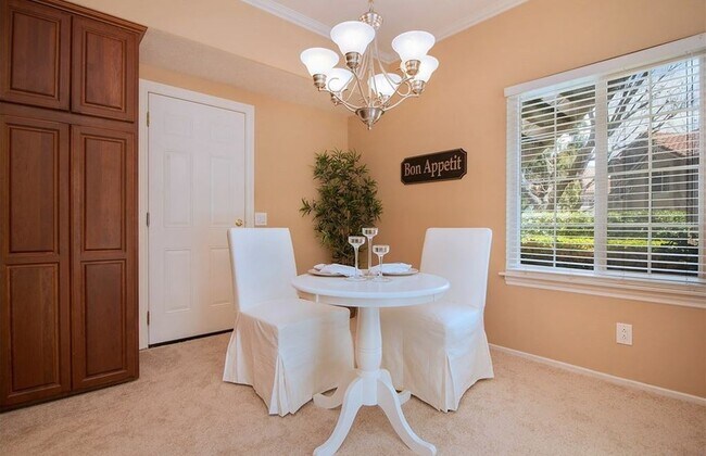 Foto del edificio - 28952 Canyon Lake Dr