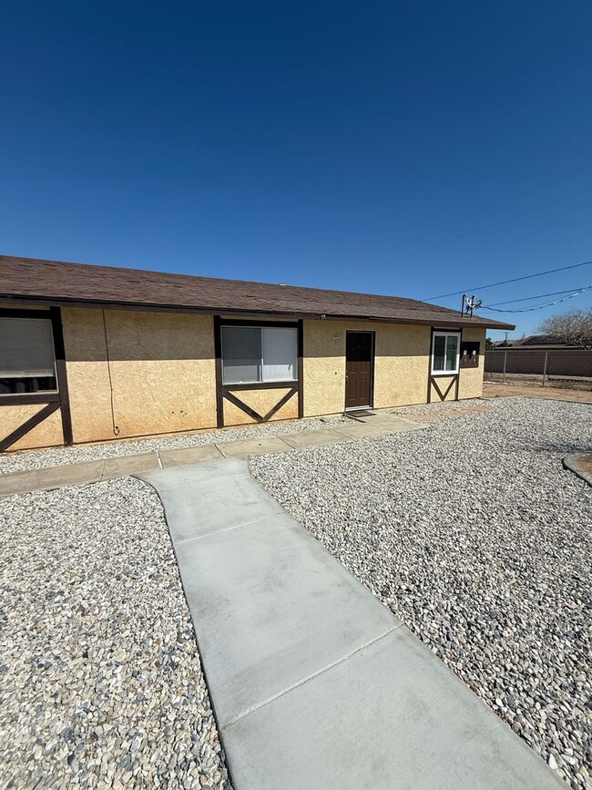 Building Photo - 12363 Redwing Rd