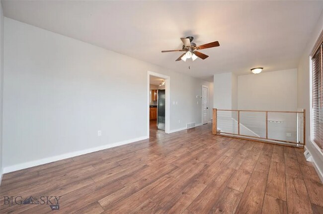 Foto del edificio - Spacious and Upgraded, Pet Friendly 4 Bed,...