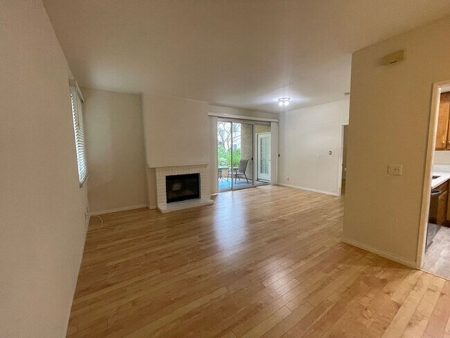 Building Photo - Cozy One Bedroom in Playa Del Rey