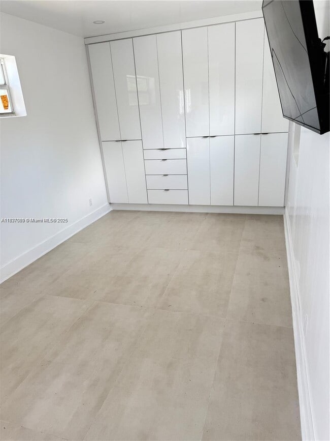 Foto del edificio - 6431 SW 7th St