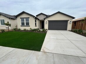 Building Photo - 6532 W Sedona Ave