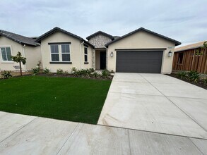 Building Photo - 6542 W Sedona Ave