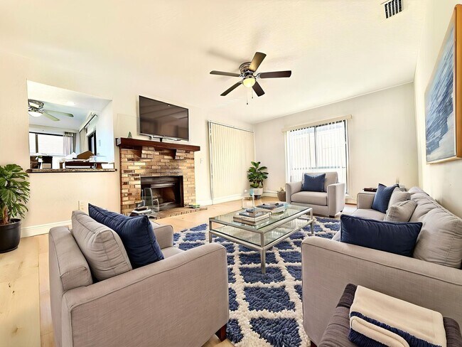 Foto del edificio - Moss Pointe 3Bedrooms/2.5Bath-home with great room fireplace!