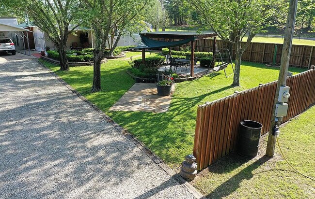 Foto del edificio - Main House