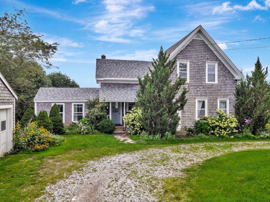 Foto principal - SINGLE FAMILY HOME WITH OWNER PAID OIL HEA...