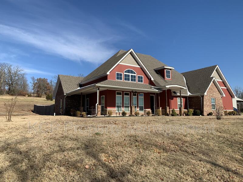 611 E Northbrook Dr, Van Buren, AR 72956 House Rental in Van Buren