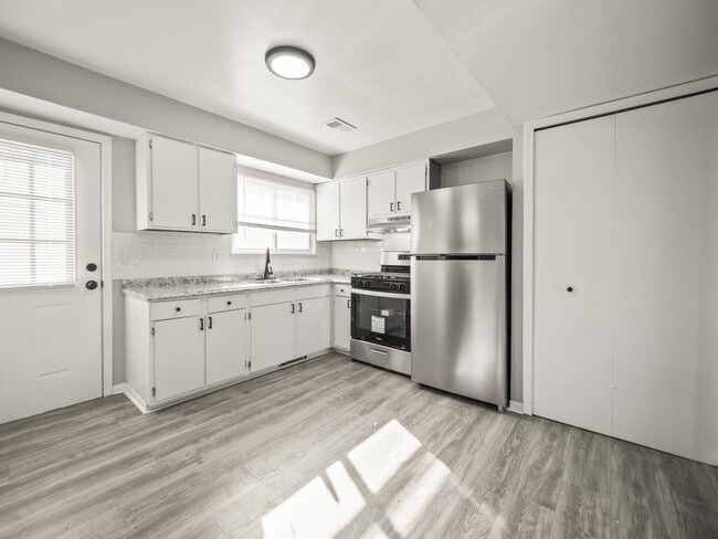 Building Photo - Truman Estates