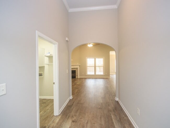 Foto del edificio - Gorgeous Corner-Lot Home in Canebrake Club – Lawn Care Included