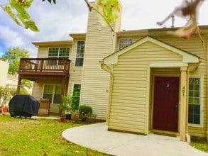 Building Photo - 401 Yorkshire Pl