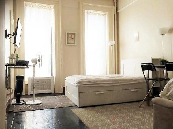 Primary Photo - 33 Brevoort Pl