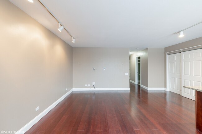 Building Photo - 1600 N Halsted St