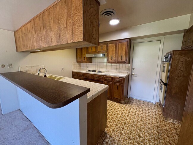 Foto del edificio - 2-Bed, 2-Bath Condo in Bakersfield | Garag...