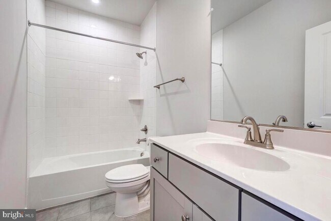 Building Photo - 22954 Sullivans Cove Sq