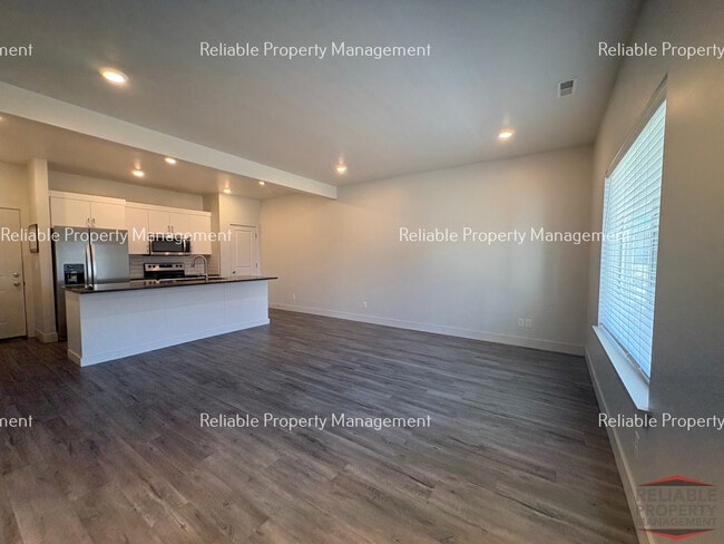 Building Photo - 148 S Emery Ln