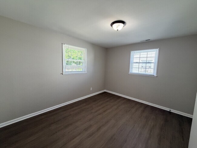 Foto del edificio - 1910 Britton St