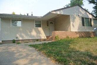 Building Photo - 1040 W Central Ave