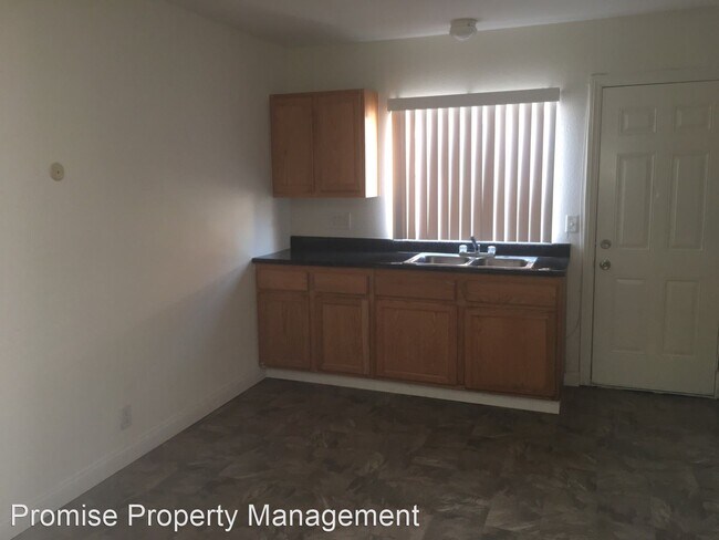 Foto del edificio - 3 br, 1 bath House - 4768 Calle Los Santos