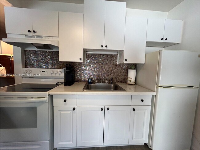 Foto del edificio - 625 Intracoastal Dr