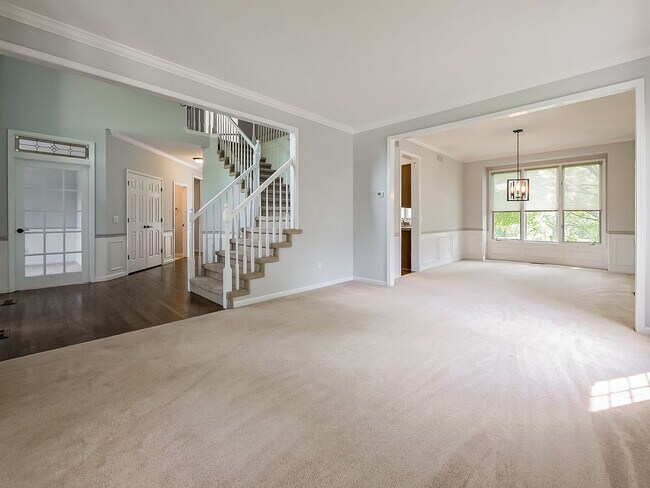 Photo - Updated 4 Bedroom with New Appliances in P... House