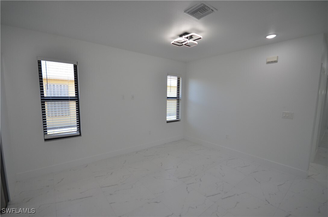Building Photo - 2132 Barker Blvd