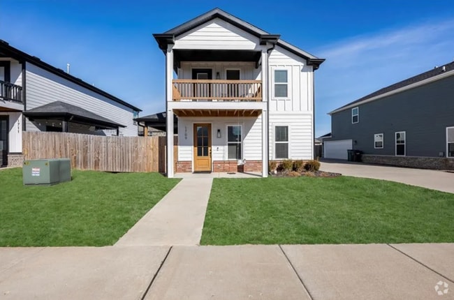Building Photo - 1709 W Whitney Ln