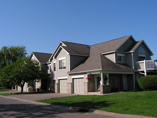 Building - Hazeltine Shores