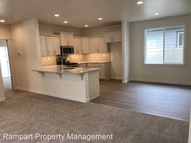 Foto del edificio - 3 br, 2.5 bath House - 3363 S. Cabin Creek...