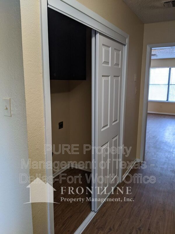 Building Photo - 938 Southmoor Dr