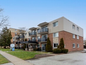 Building Photo - Elkhart Manor Apartments