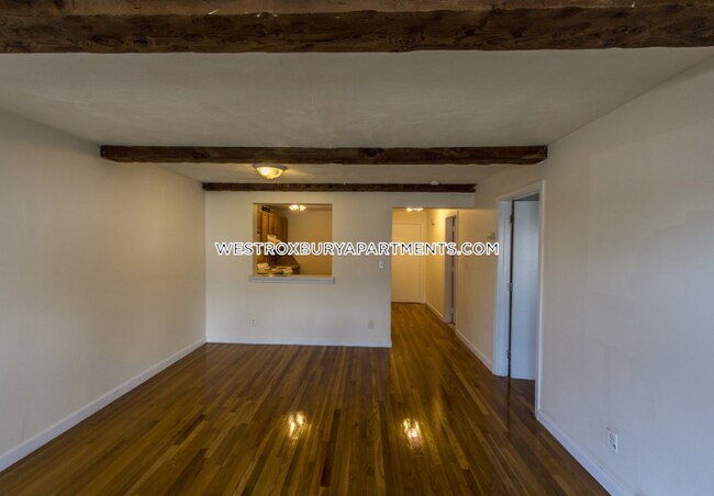 Foto del edificio - 1799 Centre St