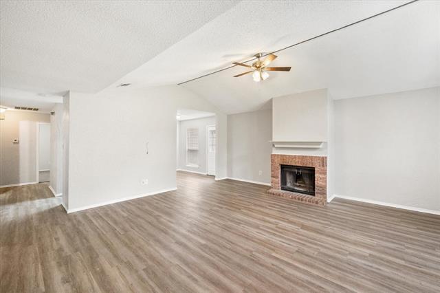 Foto del edificio - 1217 Hidden Creek Dr