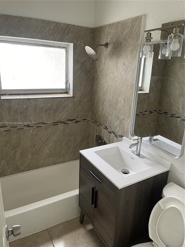 Building Photo - 2 bedroom in North Miami FL 33160