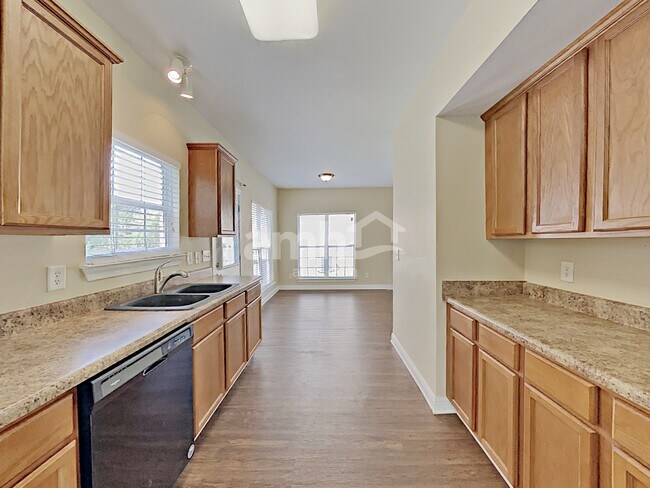 Building Photo - 2148 Christina Ct