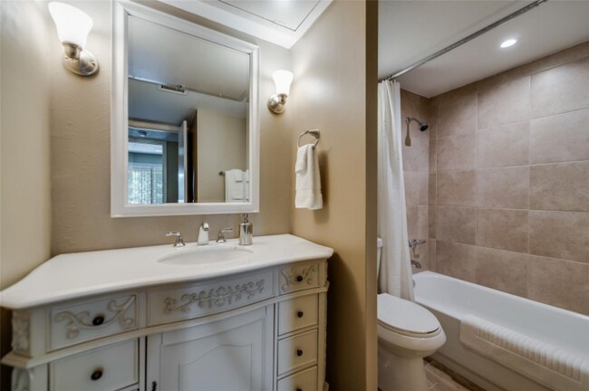 Foto del edificio - 4857 Cedar Springs Rd