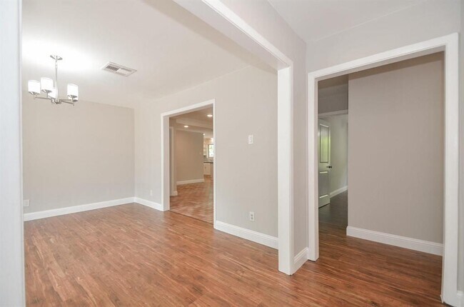 Foto del edificio - 8910 Reamer St