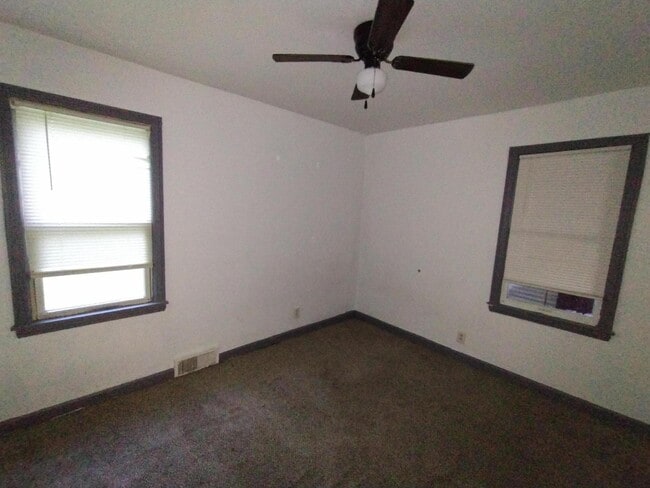 Building Photo - 216 Goodell St